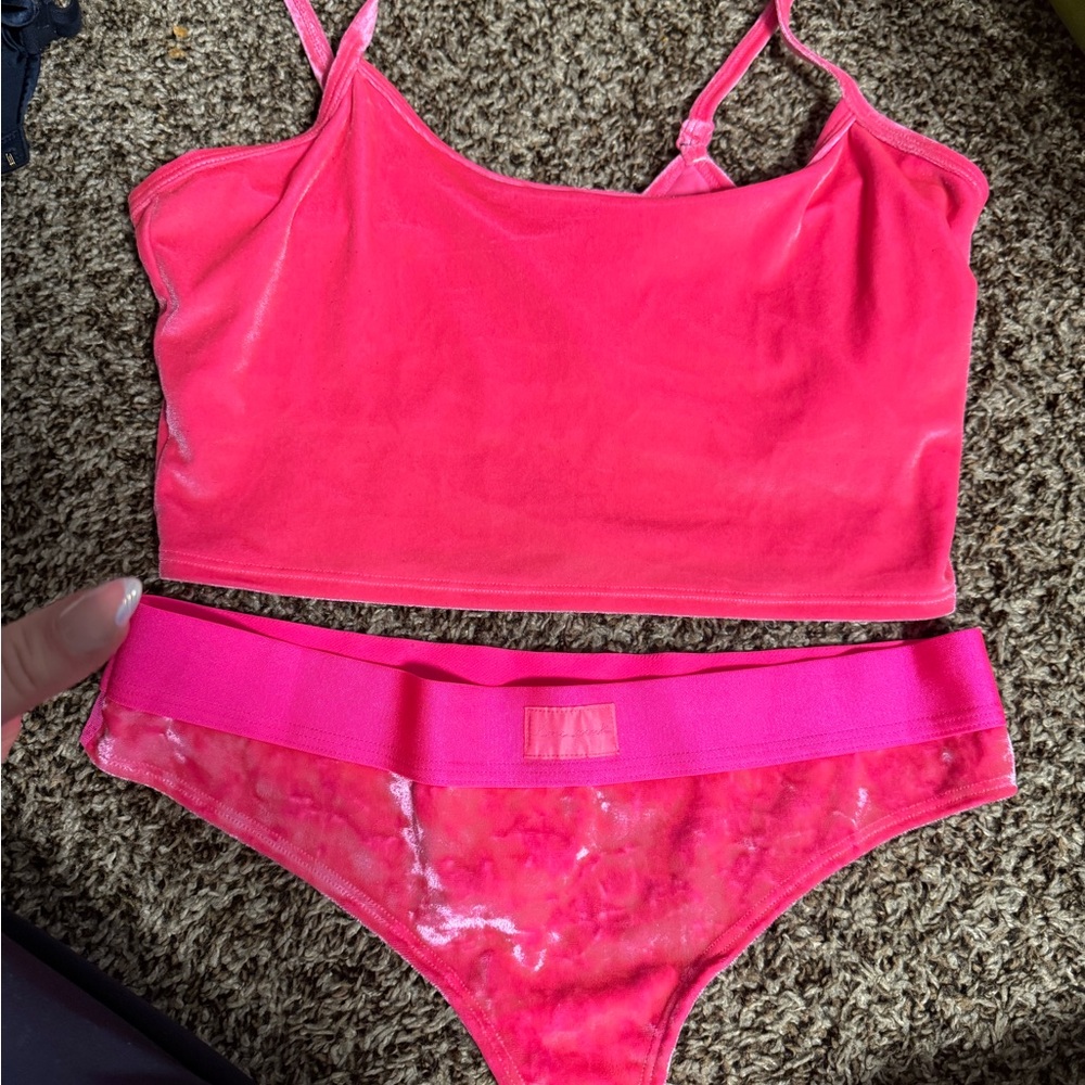 Stylish Pink Women's Intimate Set